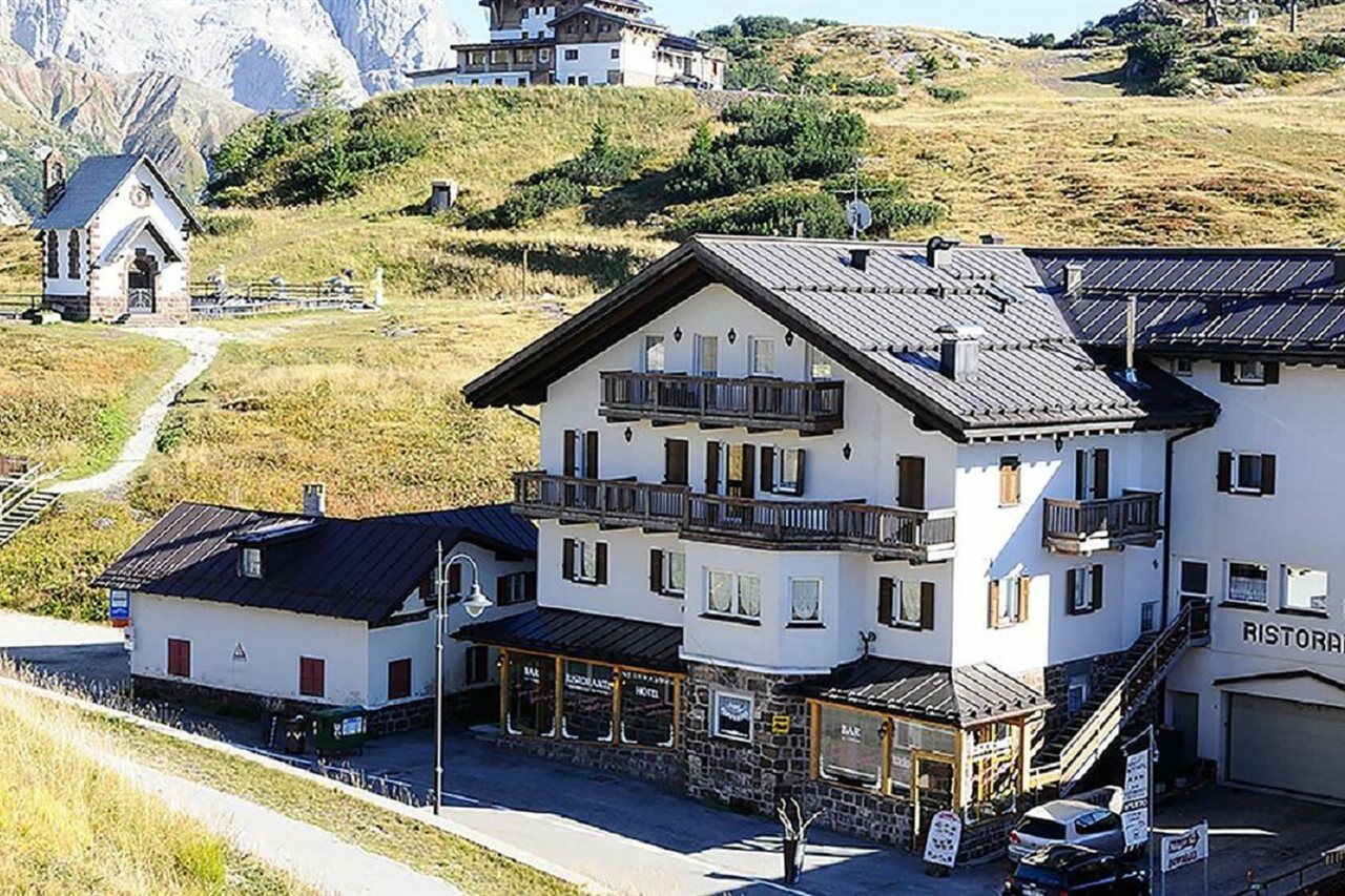 Hotel Alpenrose Sankt Martin am Sismunthbach Exterior foto